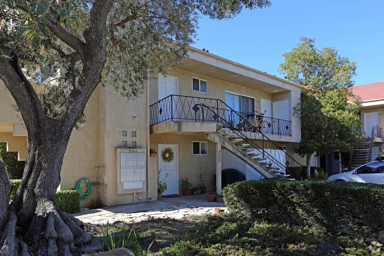Primary Photo - Sea Holder Apartments