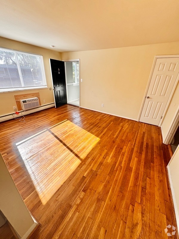 Building Photo - 3212 Ellwood Ave