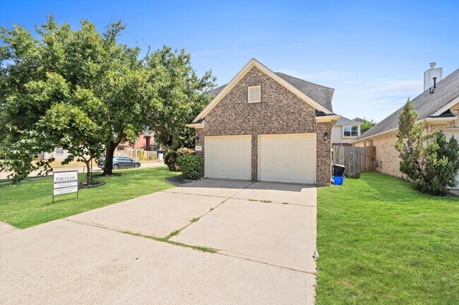 Foto del edificio - 18907 Dural Dr