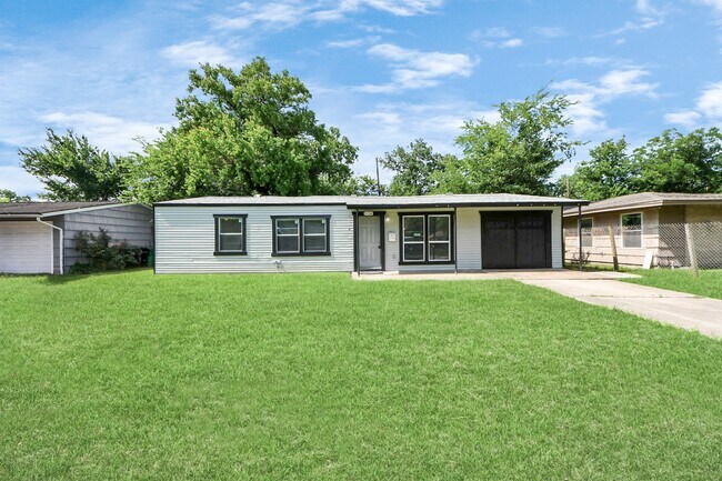 Foto del edificio - 5738 Kenilwood Dr