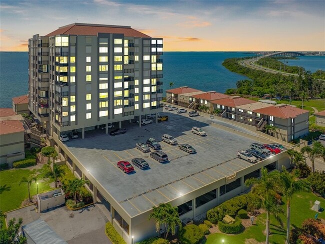 Foto del edificio - 6372 Palma Del Mar Blvd S
