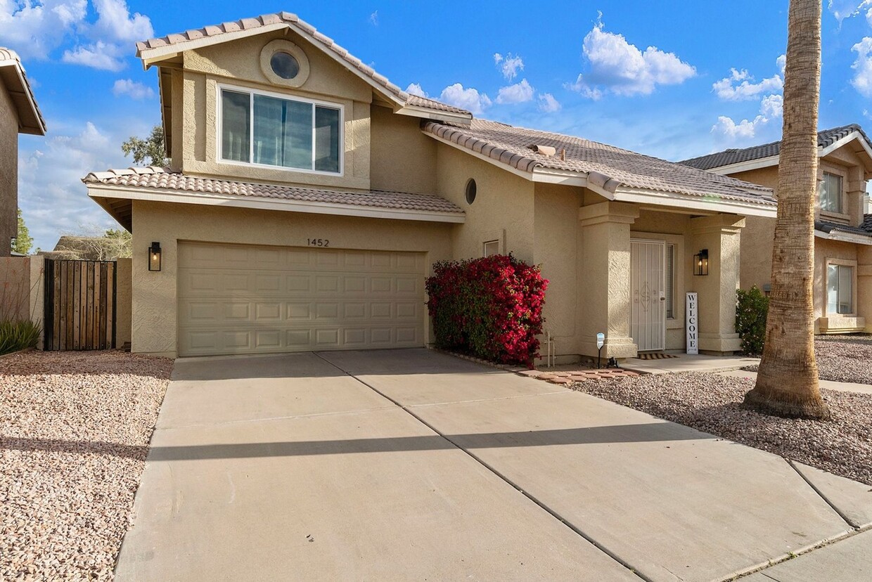 Foto principal - Charming 3BR House in Chandler, excellent ...