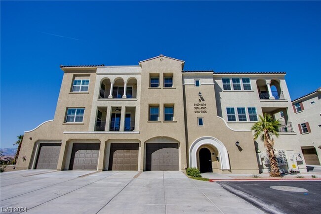 Building Photo - 2555 Hampton Rd