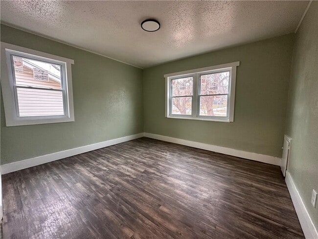 Building Photo - 2124 E 78th St