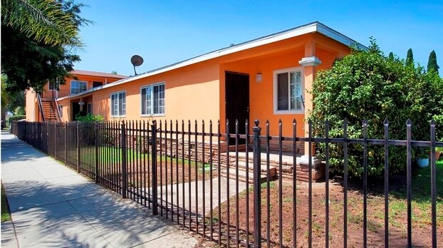 Foto principal - 4236 E Imperial Hwy