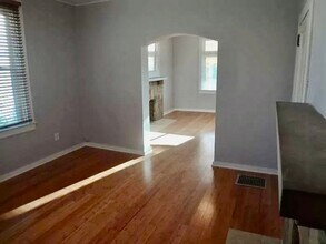 Building Photo - 212 Republic St