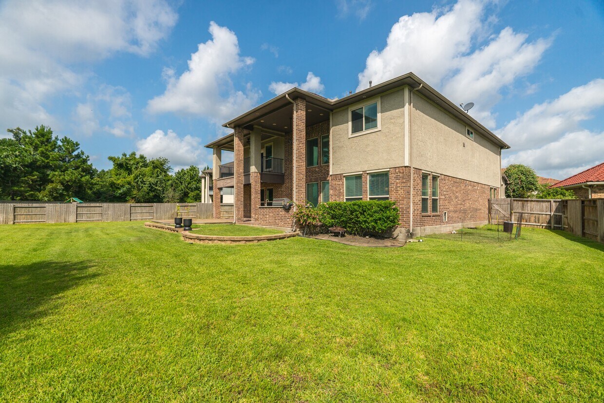 Building Photo - 6 Winter Thicket Pl