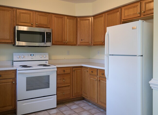 Foto del edificio - Corner Lot 3 Bedroom Single-Family Rental with Large Deck