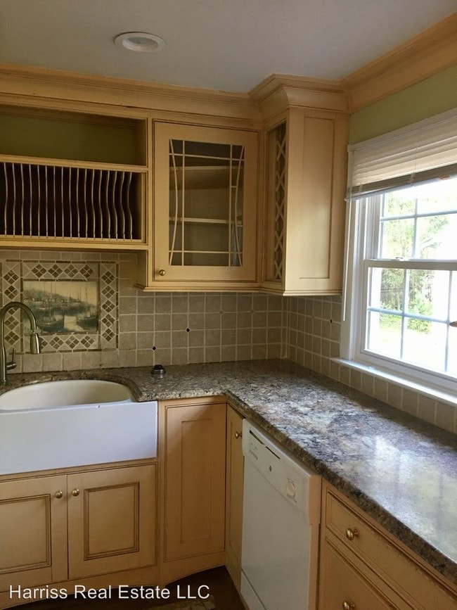 Building Photo - 3 br, 1.5 bath House - 213 Porters Neck Road