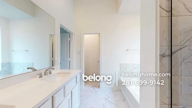 Building Photo - 13024 Sapphire Lake Ln