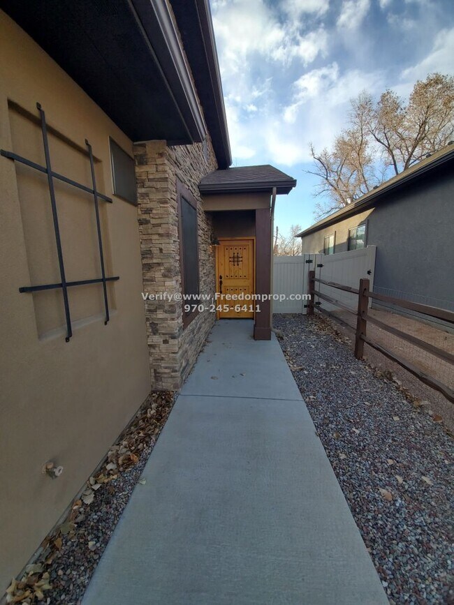 Foto del edificio - Just Like New – Move-In Ready Home in Gran...