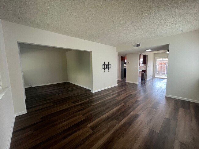 Building Photo - 5222 Greenberry Dr