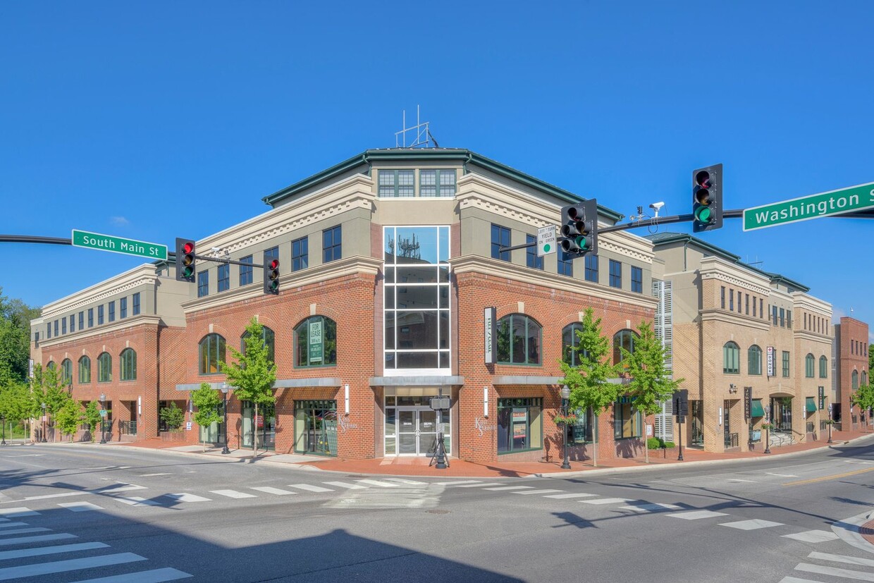 Primary Photo - Kent Square Condo Unit 404