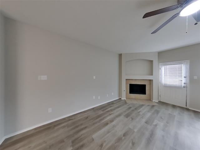 Building Photo - 910 Medina Dr