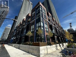 Building Photo - 4130 Parkside Village Dr