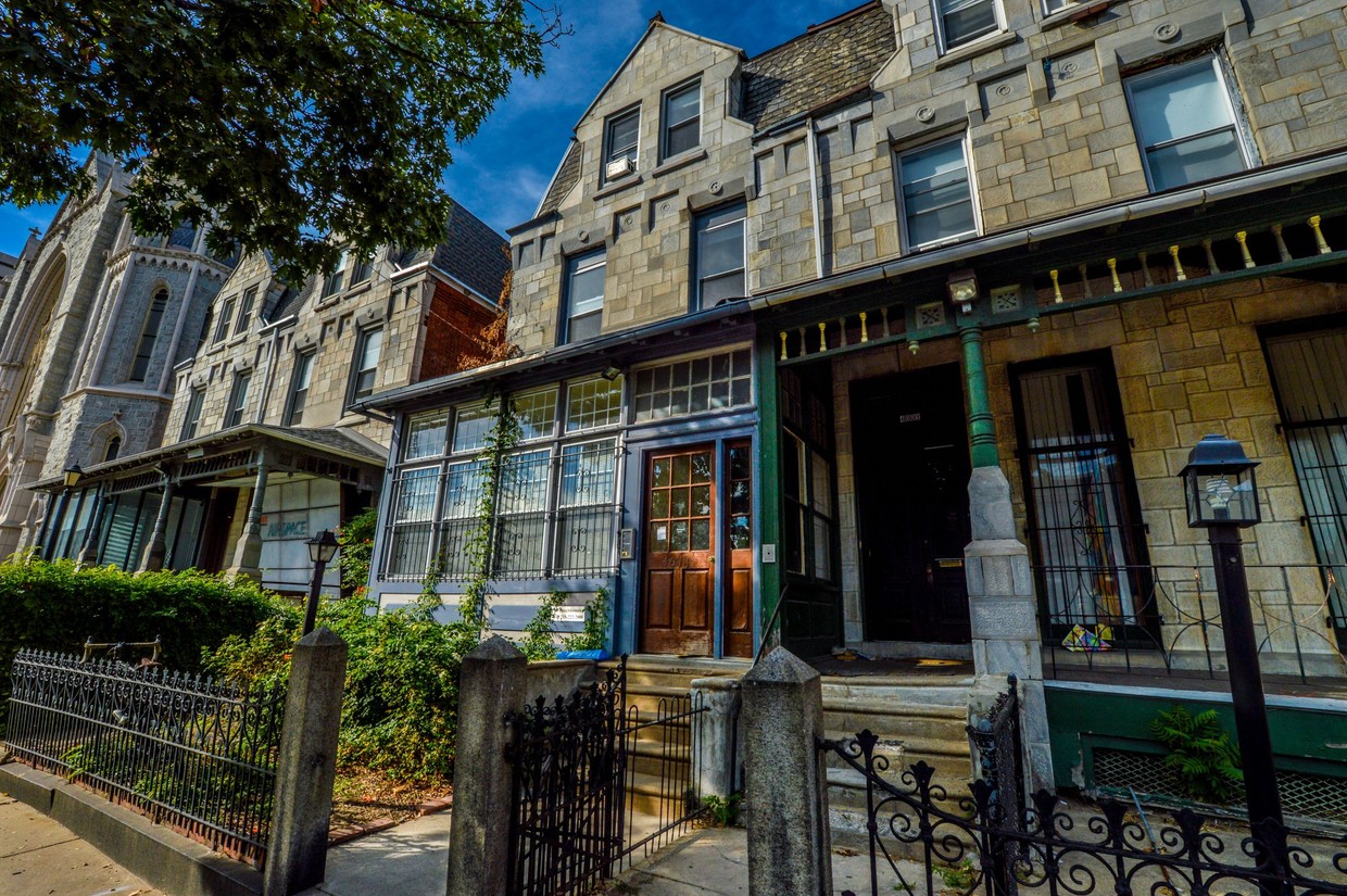 Primary Photo - 4011 Chestnut St