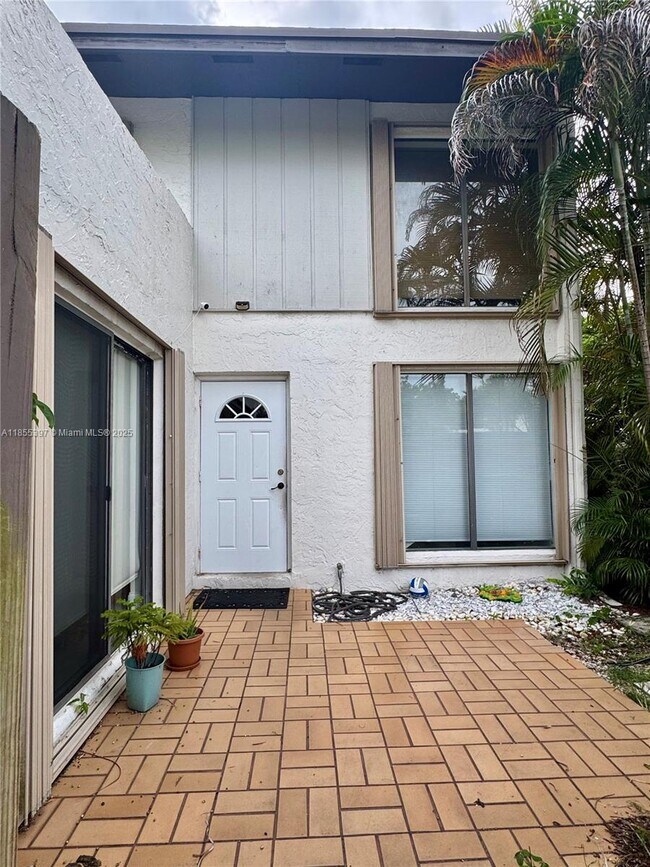 Foto del edificio - 6630 SW 112th Pl