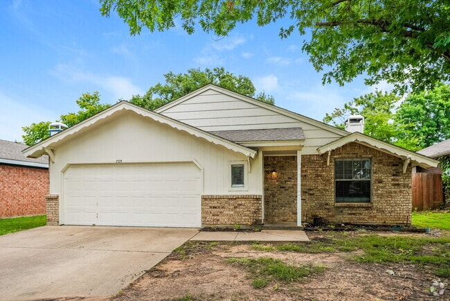 Building Photo - 705 Nightingale Cir