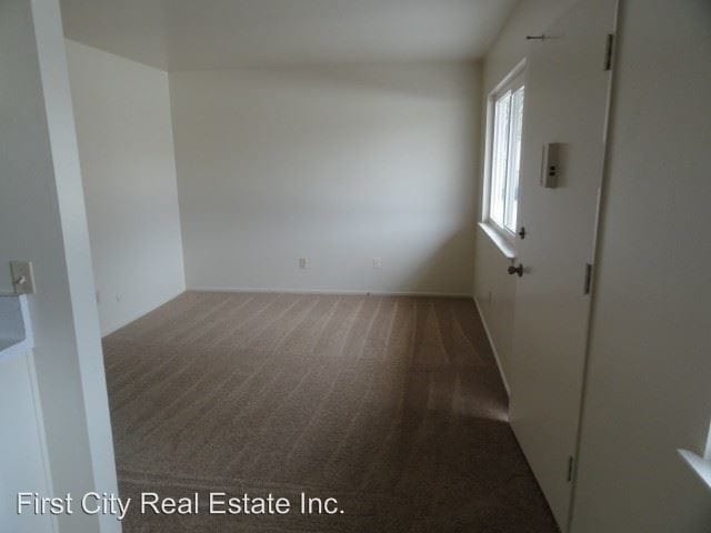 Building Photo - 5 Arkwright Ct