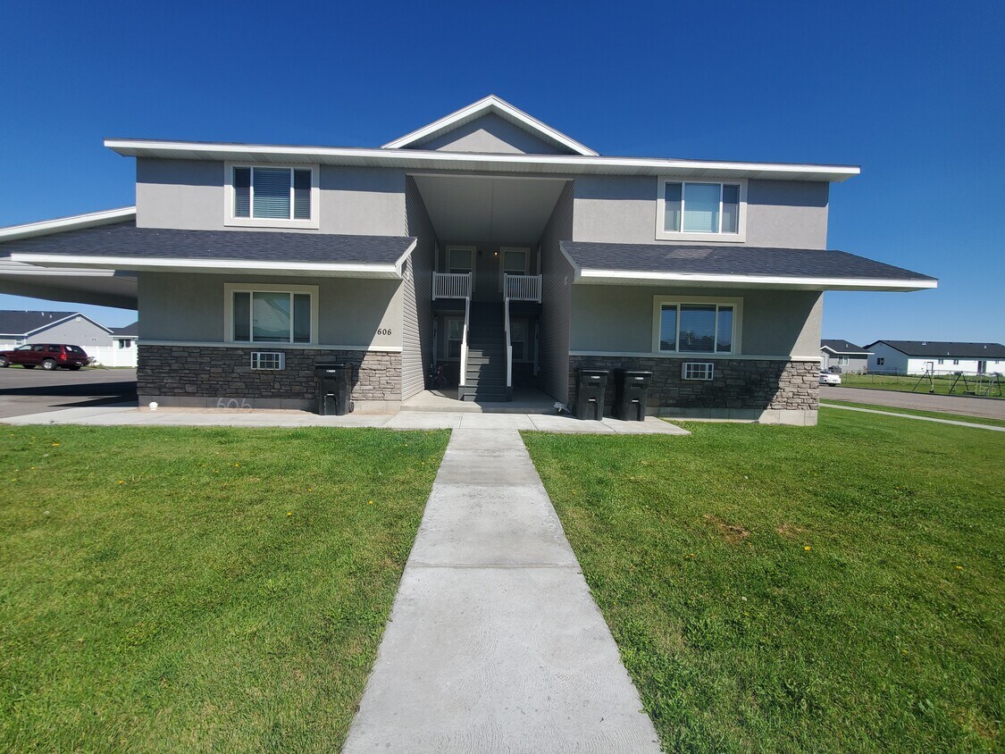 606 Caribou St Unit 4, Rigby, ID 83442 Apartments in Rigby, ID
