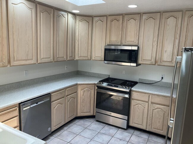 Foto del edificio - 3 Bed 2 Bath Single Level Patio Home