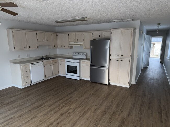 Foto del edificio - 2607 Cardinal St