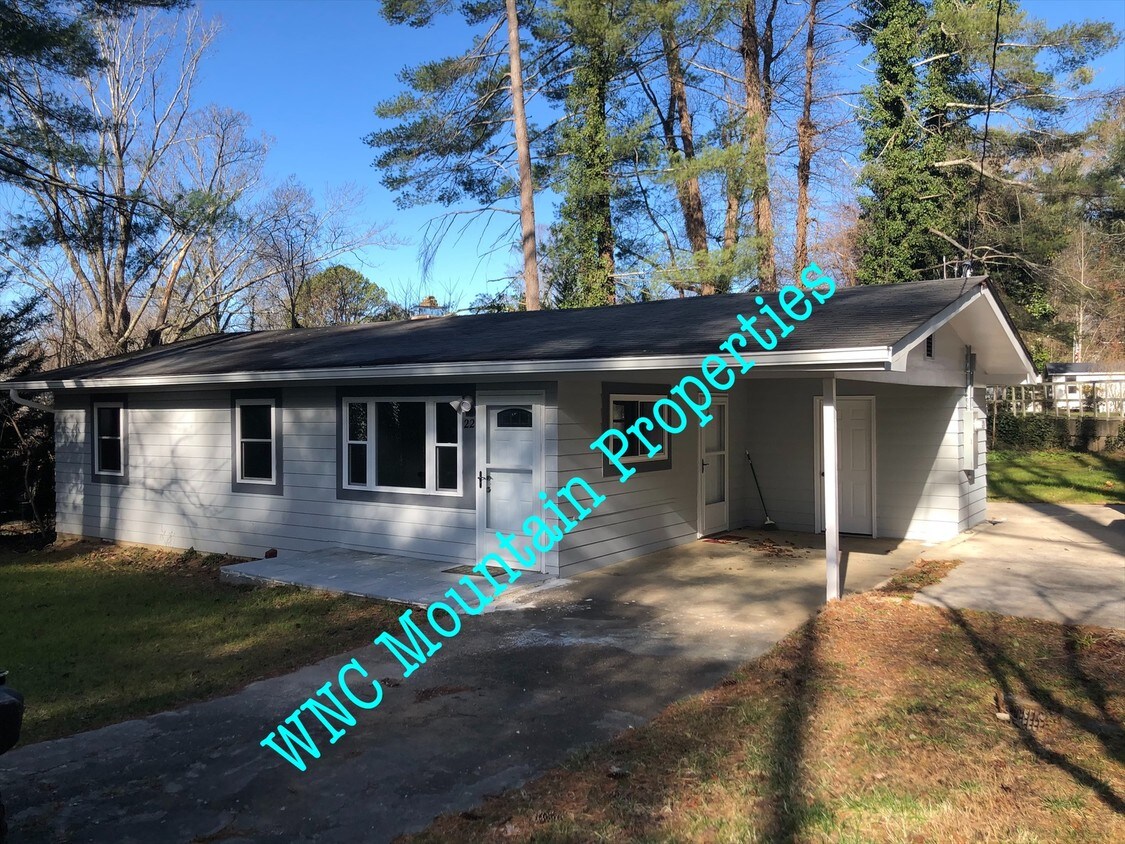 Primary Photo - 22 Royal Pines Dr