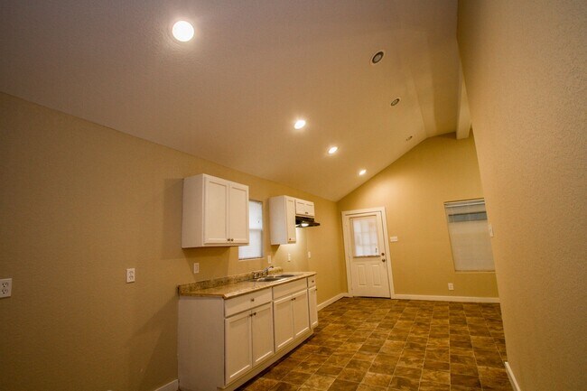 Photo - 526 Cooper St Apartment