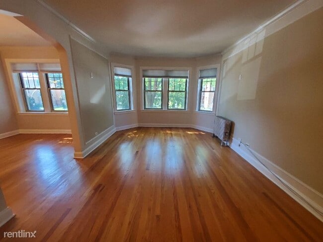 Building Photo - 2 br, 1 bath Condo - 6129 N Hoyne Ave