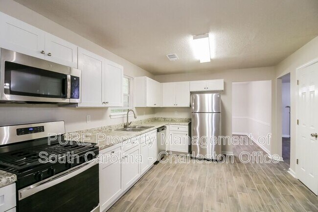 Foto del edificio - 312 MacGregor Dr
