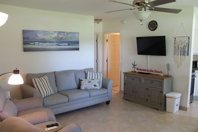Foto del edificio - Trendy One Bedroom in Central Island Location - Available January 1-2026