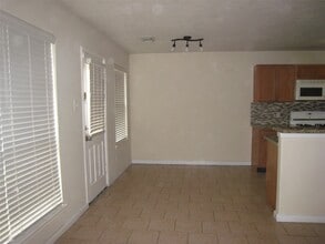 Building Photo - 7822 Winding Creek View