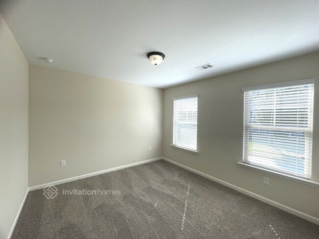 Foto del edificio - 138 Forrest Hills Dr