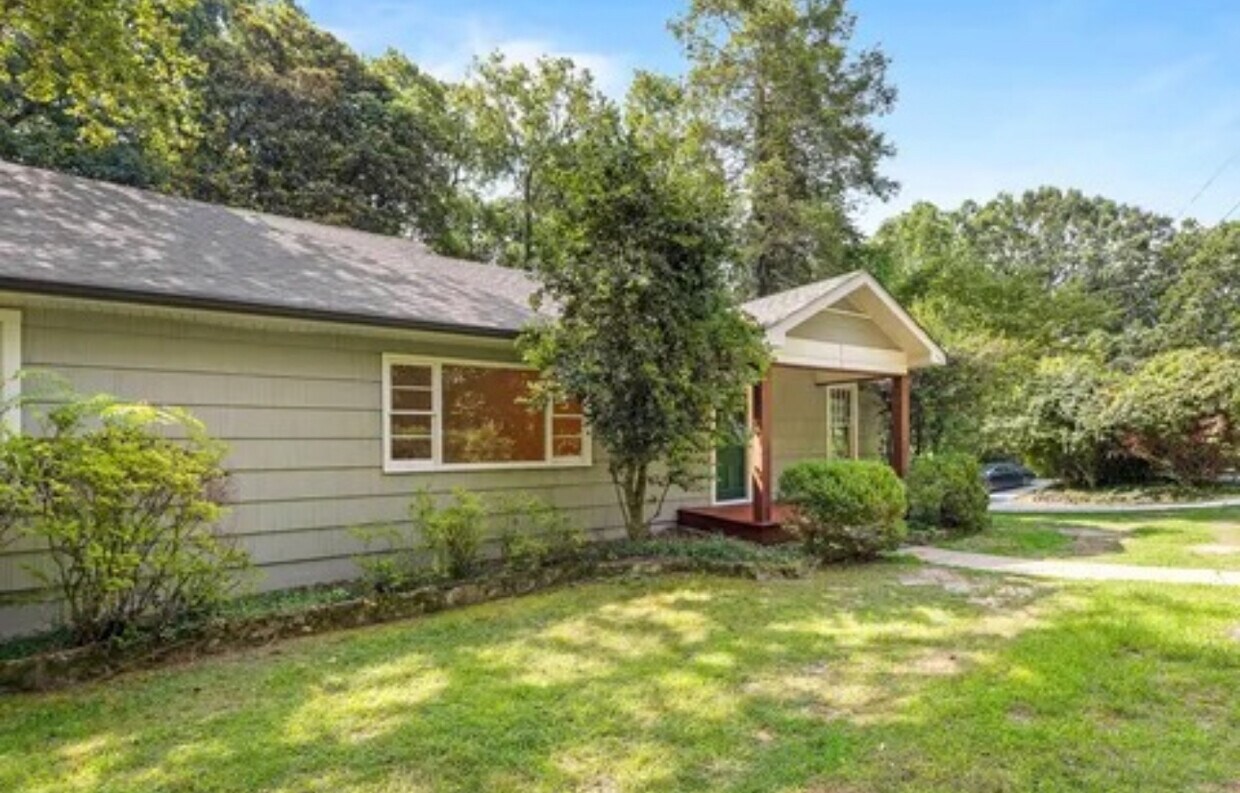 830 Carlin St, Signal Mountain, TN 37377 House Rental in Signal