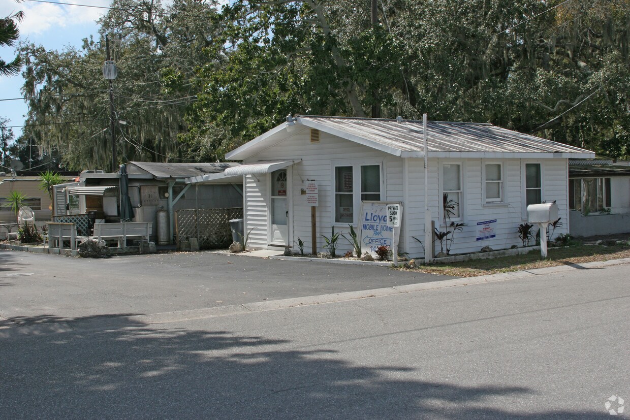 Lloyd S Mobile Home Park Apartments Bradenton Fl Apartments Com