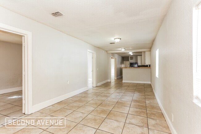 Foto del edificio - 2121 Broadway Ave