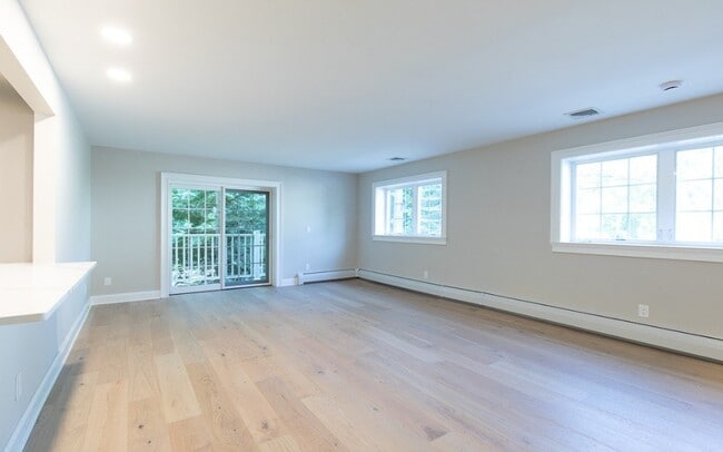 Interior Photo - ARIUM at Greenwich Place