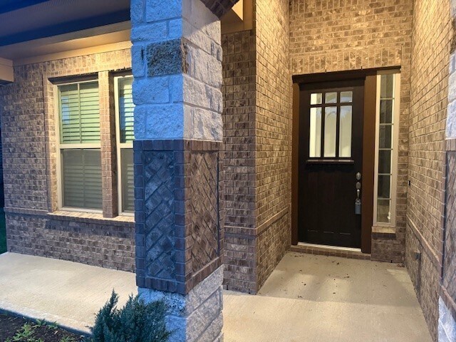 Foto del edificio - 135 Bloomhill Pl