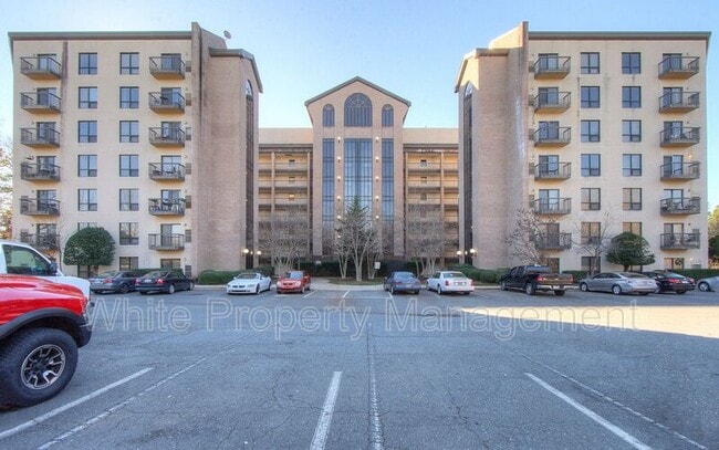 Building Photo - 211 Heritage Blvd