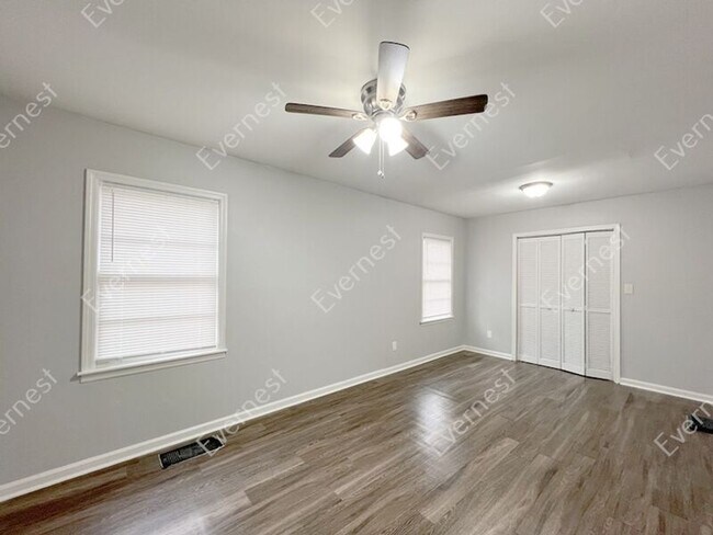 Foto del edificio - 3602 Gowan Dr