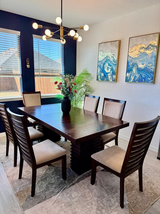 Foto del edificio - 501 Merriam Dr