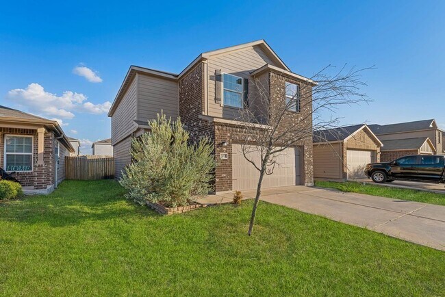 Building Photo - Spacious 3-Bed Townhome with Garage & Fenced Yard in New Braunfels – 1,920 Sq Ft!