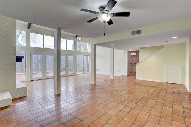 Building Photo - 5918 San Felipe St