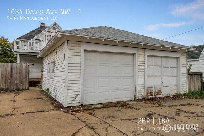 Building Photo - 1034 Davis Ave NW