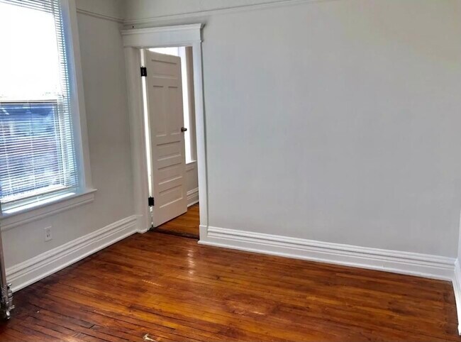 Building Photo - 2606 S Saint Louis Ave