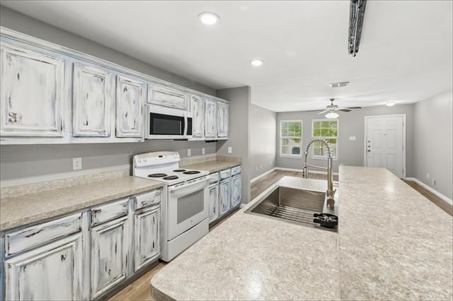 Foto del edificio - 733 River Hill Ln