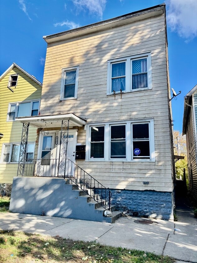 Primary Photo - 9737 S Ave N