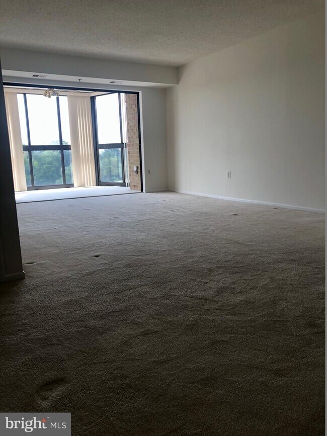 Building Photo - 3330 N LEISURE WORLD Blvd