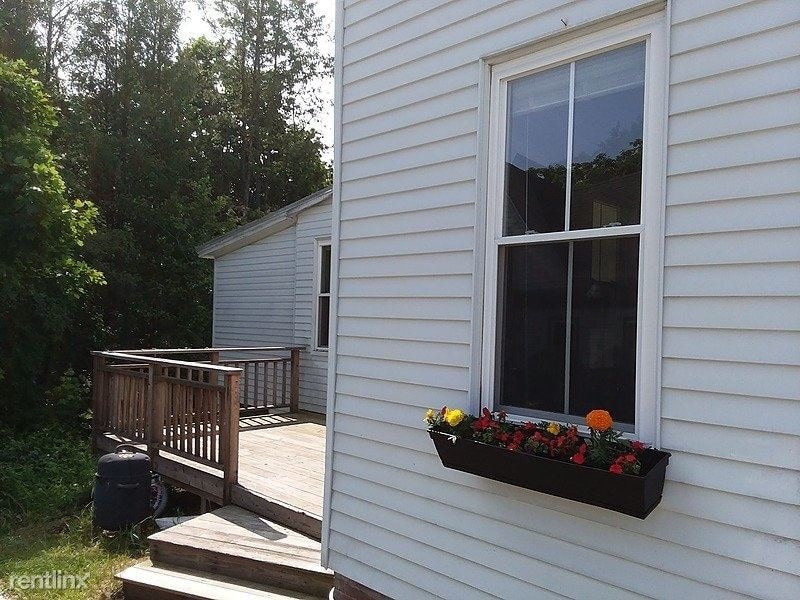 Primary Photo - 2 br, 1 bath Apartment - 49 Taylor Street