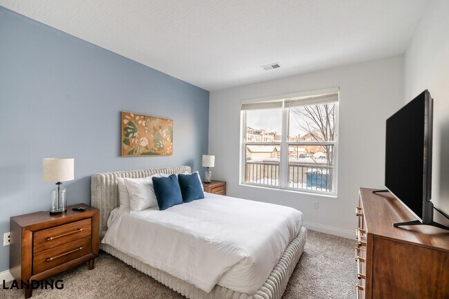 Foto del edificio - 210 W 5th Ave